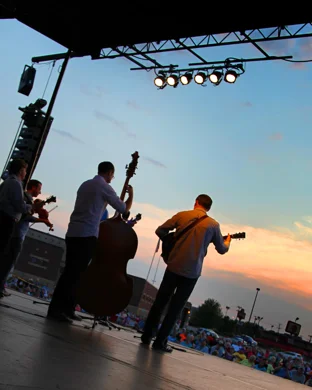 Live concert by Jason Carter Band